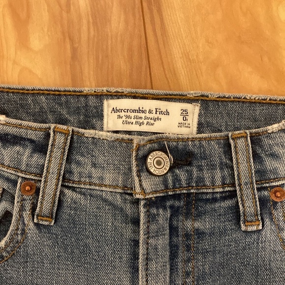 The ‘90s Slim Straight Ultra High Rise Jean - Picture 3 of 3